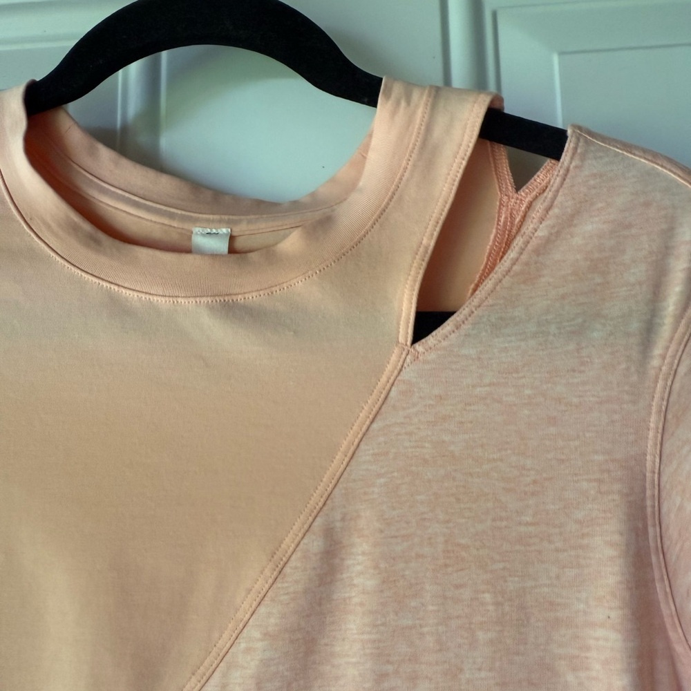 Lululemon LA Relaxed Tee - Picture 5 of 8
